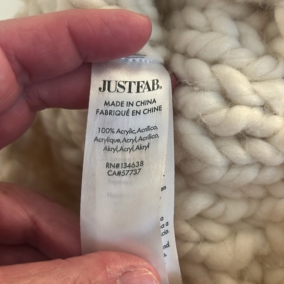 JustFab Cream Cable Knit Fisherman Winter Fall Comfy Beanie Hat One Size - Picture 3 of 3